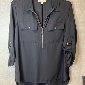 Michael Kors crepe 3/4 sleeve and front zipper blouse. Size XL